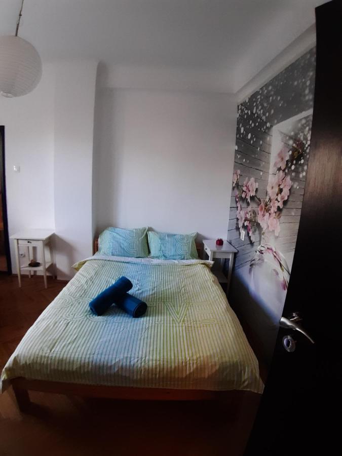 Best Apartament In Center Apartment Bucharest Room photo